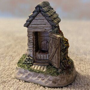 David Winter “The Privy” Outhouse Miniature 1991